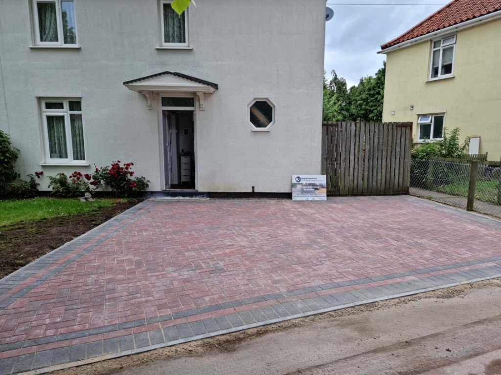 This is a newly installed block paved drive installed by Maidstone Driveways